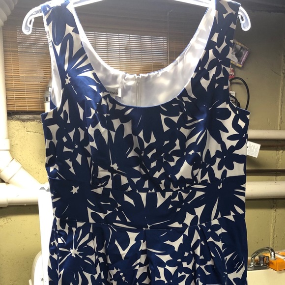 Women’s Dress - Picture 2 of 3